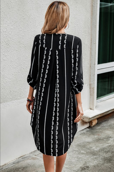 Elings Black & White Graphic Stripe Dress